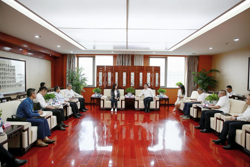 041717468309521389.png 5.29公司党委副书记、总裁解志炯会见民生银行资产托管部总司理崔岩一行.png